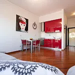 Real Italian Estate - Red Coral