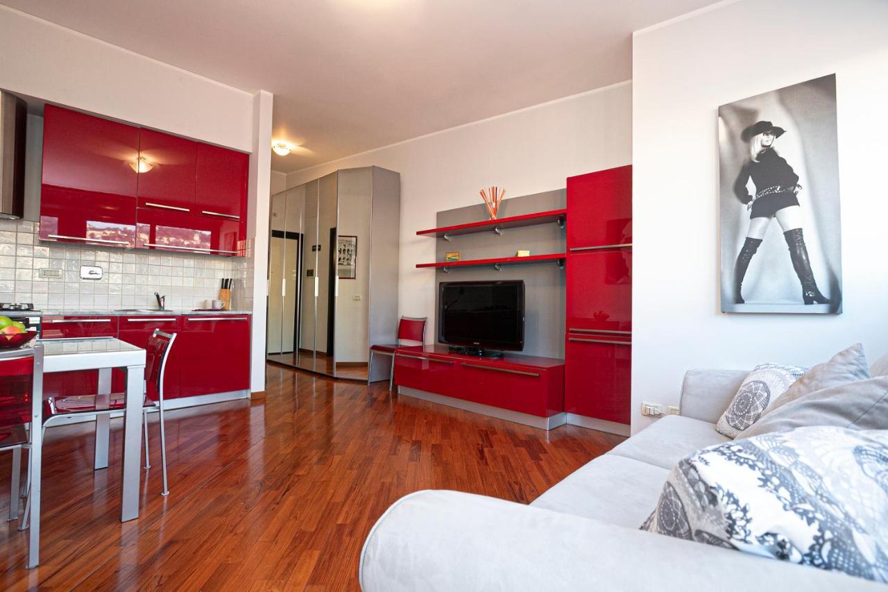 Real Italian Estate - Red Coral