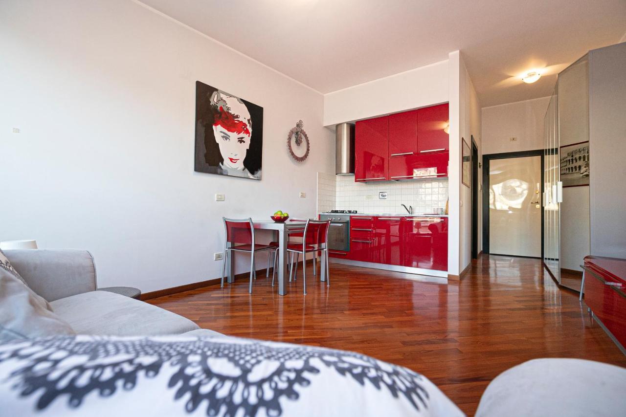 Apartment Real Italian Estate - Red Coral *